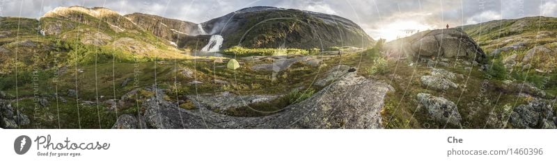 Der schönste Lagerplatz der Welt Landschaft Schönes Wetter ästhetisch Glück Lebensfreude Begeisterung bescheiden Fernweh Respekt wandern Pilgern Zelt Wasserfall