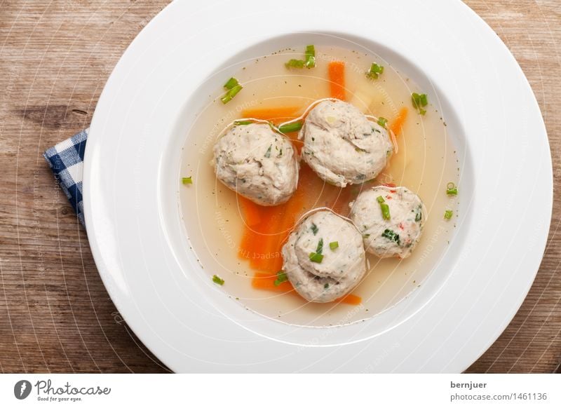 Bratnockerlsuppe Lebensmittel Suppe Eintopf Teller Schalen & Schüsseln Wärme frisch heiß lecker blau weiß bayerisch Knödel Nockerl Essen Schweinefleisch