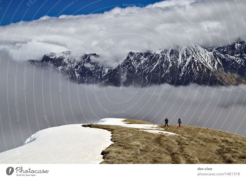 Zwischenwelt Ferien & Urlaub & Reisen reisend Klettern Bergsteigen wandern Mensch 2 Umwelt Natur Landschaft Urelemente Wolken Frühling Herbst Winter Klima