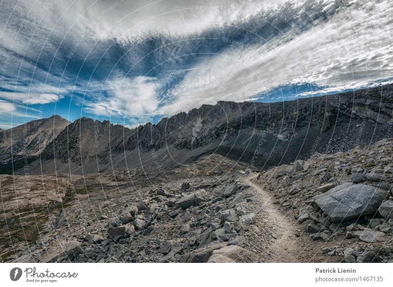 Berglandschaft Erholung ruhig Ferien & Urlaub & Reisen Abenteuer Sommer Berge u. Gebirge wandern Umwelt Natur Landschaft Urelemente Erde Himmel Wolken Klima