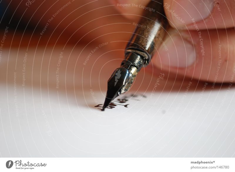 unplugged Schreibfeder Tinte Hand Handschrift früher Schriftzeichen Schönschrift schön Finger Papier Guten Tag Nagel Unschärfe Kunst Kunsthandwerk Feder