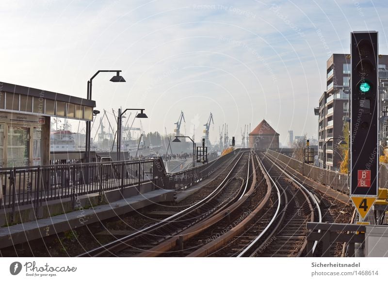 Baumwall Station Hafenstadt Industrieanlage Fabrik Bahnhof Bauwerk Architektur bahnschienen Verkehr Verkehrsmittel Personenverkehr