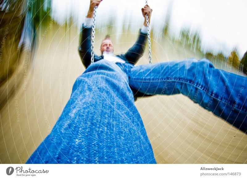 Extrem-Schaukling 2008 Spielplatz Schaukel schaukeln schwingen Spielen toben Verzerrung Freude Übermut Geschwindigkeit Bewegungsunschärfe schwungvoll