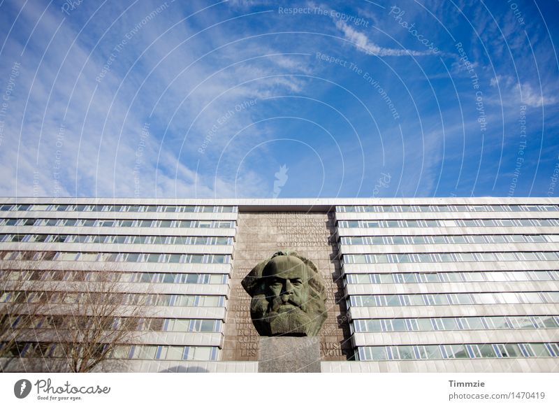 Charly Marx Stadt Stadtzentrum Hochhaus Bauwerk Gebäude Sehenswürdigkeit Wahrzeichen Denkmal alt trashig Nostalgie Verfall Vergänglichkeit Karl Marx Chemnitz