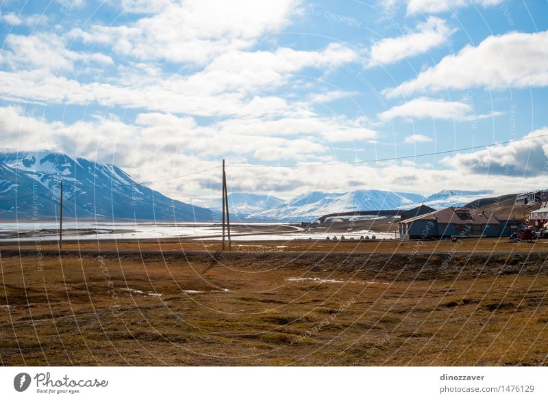 Häuser in Longyearbyen Ferien & Urlaub & Reisen Tourismus Abenteuer Sommer Berge u. Gebirge Haus Natur Landschaft Klima Küste Dorf Stadt Gebäude Architektur