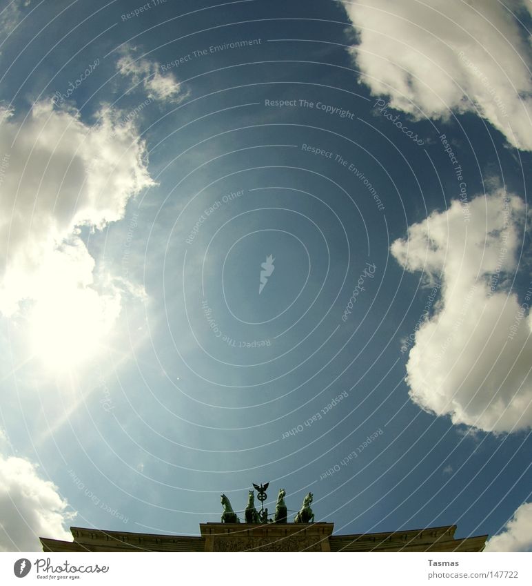 Photocase Motiv #2 Sonne Umzug (Wohnungswechsel) Erfolg Himmel Architektur Wahrzeichen Denkmal Sammlung historisch Brandenburg Brandenburger Tor Berlin