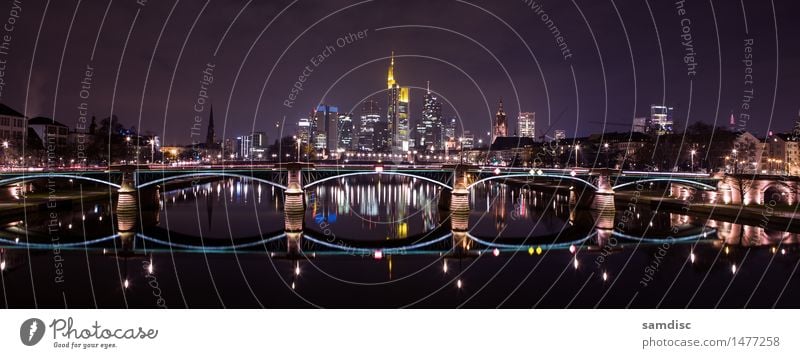 Frankfurt Main Skyline in der Nacht Winter Haus Büro Geldinstitut Business Architektur Landschaft Wasser Himmel Wolken Flussufer Stadt Stadtzentrum Hochhaus