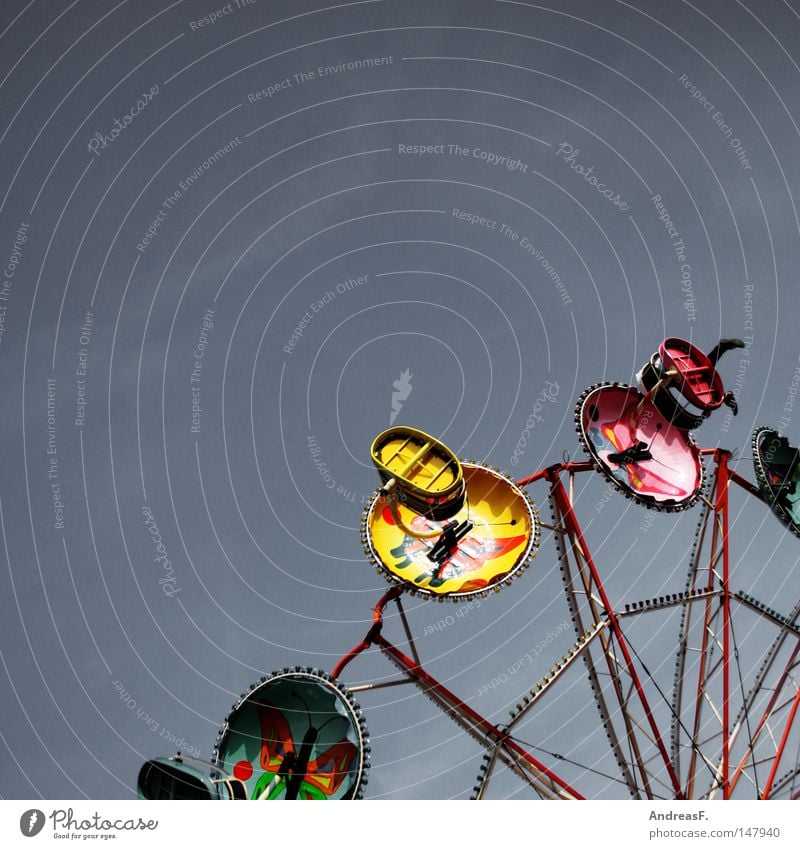 im Himmel ist Jahrmarkt II Feste & Feiern Karussell Kreisel kreisen krieseln schwindelig Schwindelgefühl Oktoberfest drehen fliegen Achterbahn Freizeit & Hobby