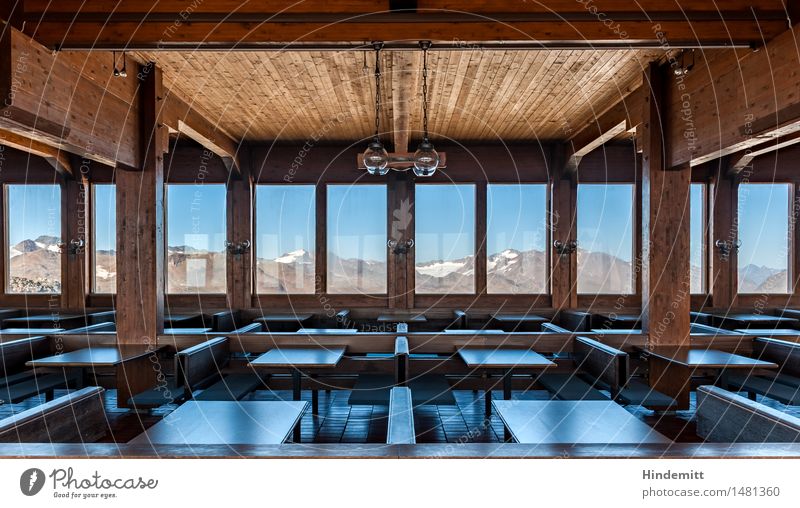 Gespenstisch – Richtung Nordost Tourismus Schnee Winterurlaub Haus Innenarchitektur Möbel Tisch Restaurant Himmel Wolkenloser Himmel Felsen Alpen