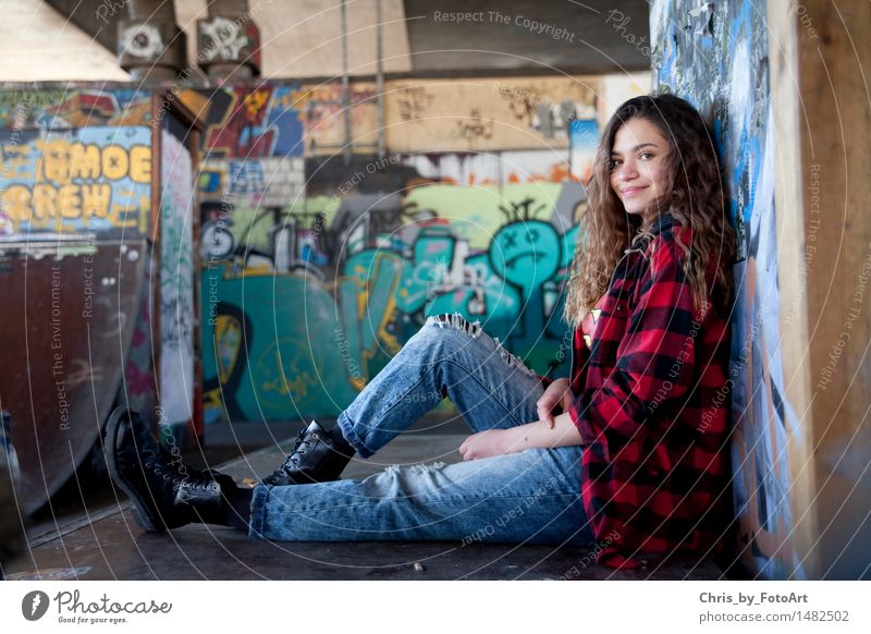 chris_by_fotoart Sportstätten Halfpipe Junge Frau Jugendliche Erwachsene 1 Mensch 13-18 Jahre Landkreis Esslingen Sportpark Hemd Jeanshose Stiefel brünett