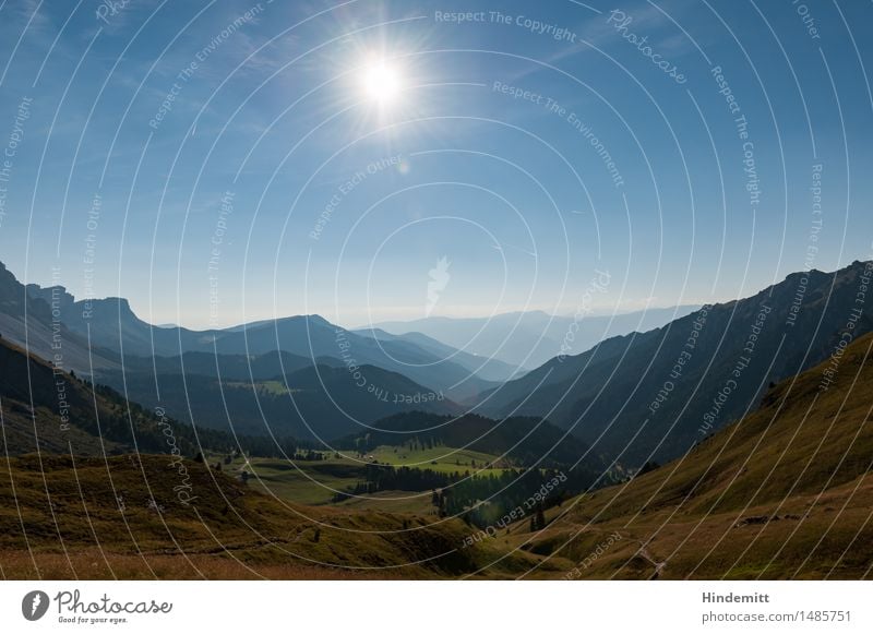 Villnößtal Umwelt Natur Landschaft Wolkenloser Himmel Klima Wetter Schönes Wetter Wald Hügel Felsen Alpen Berge u. Gebirge Dolomiten Alm Gipfel glänzend stehen