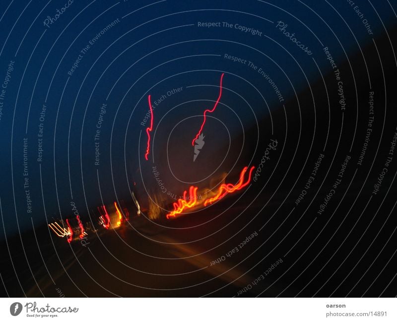 hauptsache schnell Geschwindigkeit dunkel Nacht Autobahn Licht Verkehr Bewegung