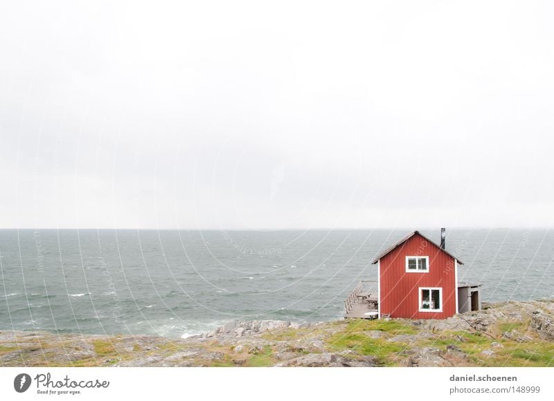 Schwedenhütte Haus Hütte Meer See Skandinavien Himmel Wetter Meteorologie ruhig Erholung Ferien & Urlaub & Reisen Reisefotografie Sommer Holz rot Gebäude