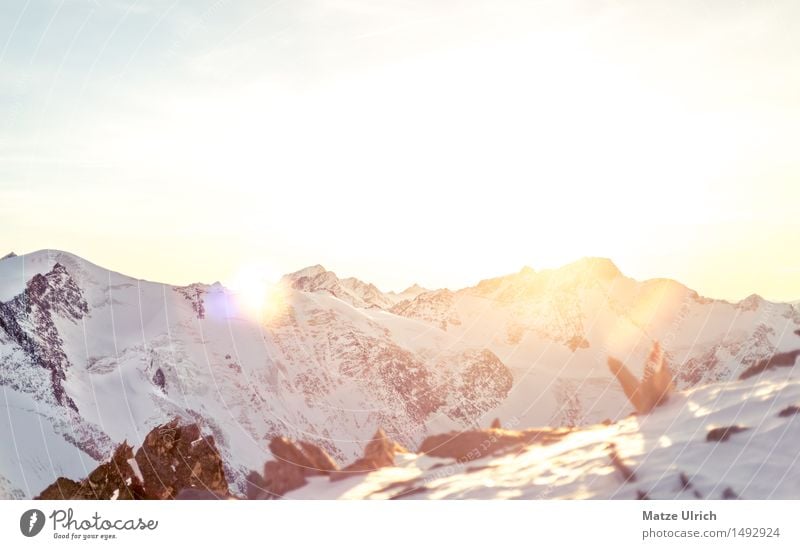 Sonnenberge 2 Umwelt Natur Landschaft Himmel Wolkenloser Himmel Sonnenaufgang Sonnenuntergang Sonnenlicht Winter Schönes Wetter Schnee Hügel Felsen Alpen