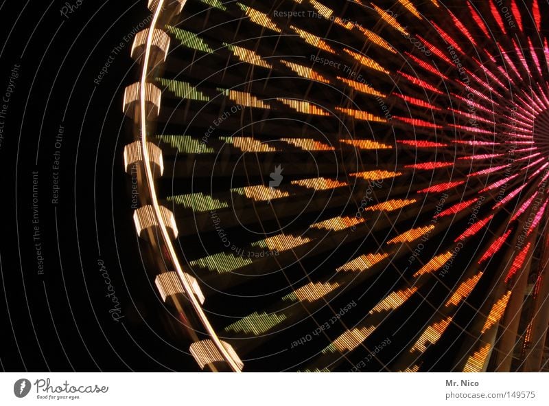 ...und noch ne runde ! Jahrmarkt Oktoberfest Schützenfest Stadtfest Fahrgeschäfte Vergnügungspark Schausteller Karussell Aktion Freude Riesenrad rotieren drehen