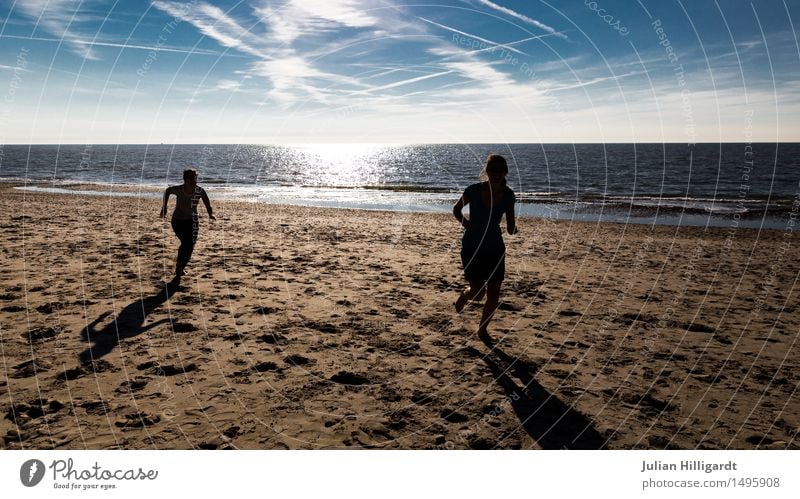 fang mich Ferien & Urlaub & Reisen Sommer Strand Meer Mensch maskulin feminin Junge Frau Jugendliche Junger Mann 2 18-30 Jahre Erwachsene Gras Sträucher