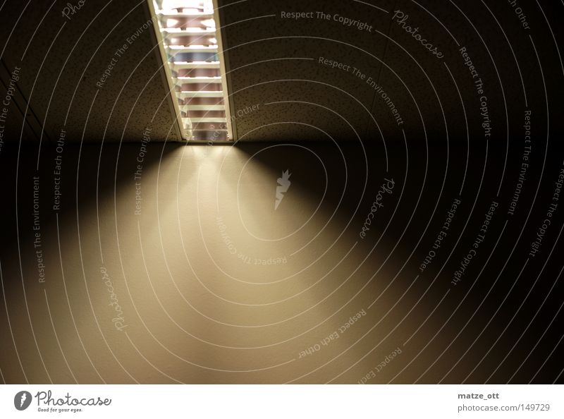 shining lamp Lampe Licht hell dunkel Decke Wand Elektrizität Industrie Stromsparen