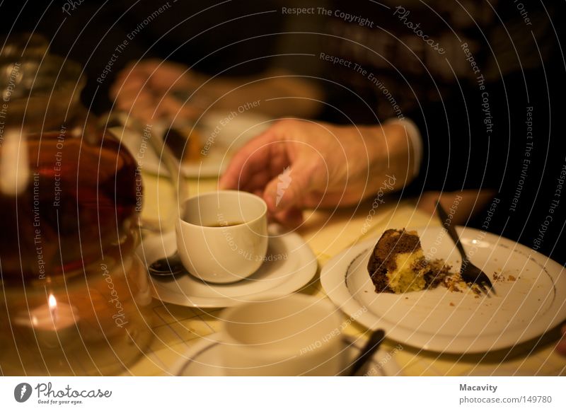 Zyankali Farbfoto Gedeckte Farben Innenaufnahme Kunstlicht Schwache Tiefenschärfe Schokolade Ernährung Essen Kaffeetrinken Heißgetränk Kakao Espresso Tee