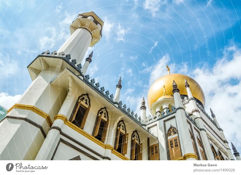 Sultan Moschee in Singapur elegant exotisch Kirche Sehenswürdigkeit Religion & Glaube Islam Moslem Allah Singapore Himmel blau Gold Turm Arabien Farbfoto