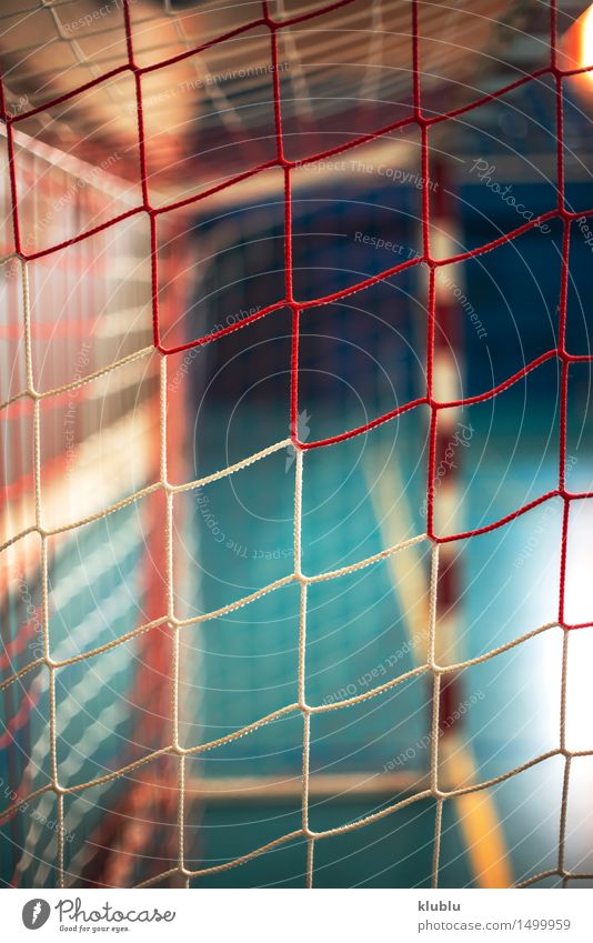 Fußball- oder Handballspielplatz. Tornetz Erholung Spielen Sommer Sport Stadion Schule Straße Kunststoff Linie weiß Konkurrenz Athlet Hintergrund Basketball