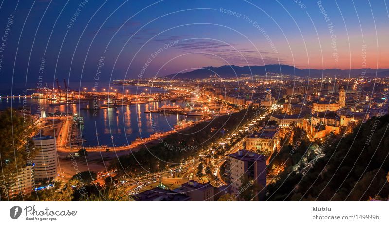 Panoramische Nachtansicht von Màlaga-Stadt, Spanien Ferien & Urlaub & Reisen Tourismus Sommer Sonne Strand Meer Landschaft Himmel Wolken Küste Hafen Gebäude