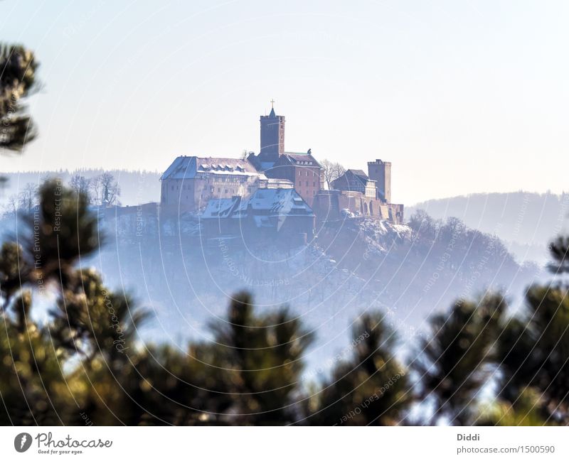 Wartburg Eisenach Deutschland Burg oder Schloss Bauwerk Sehenswürdigkeit Wahrzeichen Denkmal kalt Winter Farbfoto Außenaufnahme Menschenleer Textfreiraum oben