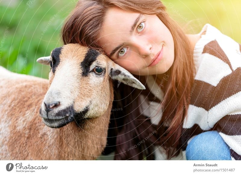 Tierlieb Lifestyle Freude Glück schön Leben Zufriedenheit Mensch feminin Junge Frau Jugendliche Gesicht 1 13-18 Jahre Natur Schönes Wetter Gefühle Lebensfreude