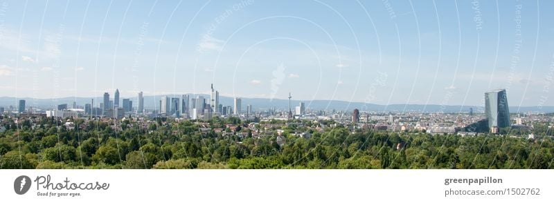 Frankfurter Skyline Ferien & Urlaub & Reisen Tourismus Sightseeing Städtereise Natur Landschaft Park Wald Frankfurt am Main Deutschland Stadtzentrum Stadtrand