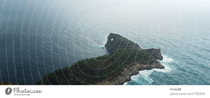 sa Foradada Landzunge Wasser grün Berge u. Gebirge Meer Loch Kunst Mallorca Aussicht Sehenswürdigkeit