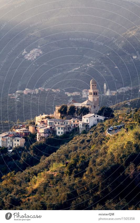 Italienisches Bergdorf. Dorf Kleinstadt ästhetisch Toskana Kirche Turm Idylle abgelegen Romantik verträumt Fernweh Reisefotografie mediterran Berghang