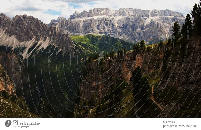 dolomiten cir und sella Farbfoto Menschenleer Blick nach vorn Ferien & Urlaub & Reisen Berge u. Gebirge wandern Klettern Bergsteigen Wiese Alpen Alm Italien