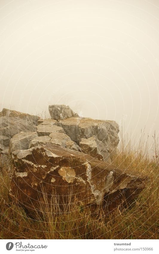 ...verdammt viel Nebel... Stein Bruchstück Steinbruch Wetzlar Himmel Herbst Felsen Einsamkeit Horizont Berge u. Gebirge Traurigkeit