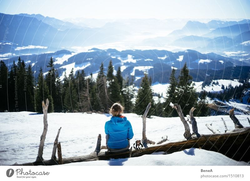 Berg Ferien & Urlaub & Reisen Ausflug Expedition Winter Schnee Winterurlaub Berge u. Gebirge wandern Klettern Bergsteigen Sportler Mensch feminin Frau