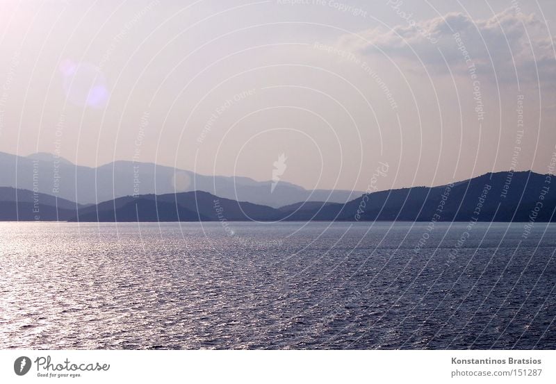 friedliche Zwischenwelt Farbfoto Gedeckte Farben Außenaufnahme Menschenleer ruhig Ferien & Urlaub & Reisen Sommer Meer Insel Natur Wasser Himmel Wolken Wellen