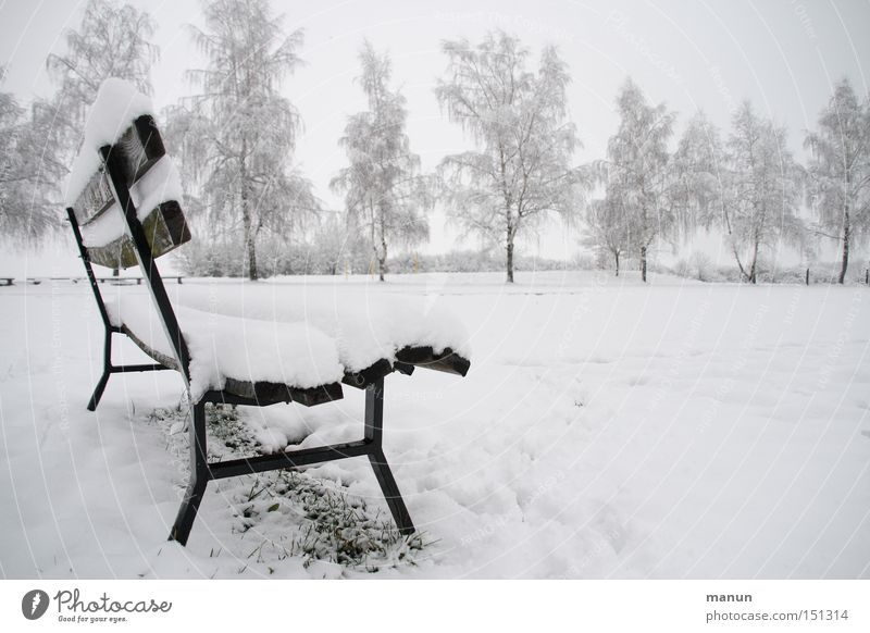 Auszeit Außenaufnahme Textfreiraum rechts Textfreiraum unten Hintergrund neutral Tag Kontrast Silhouette Starke Tiefenschärfe Erholung ruhig Winter Schnee Natur