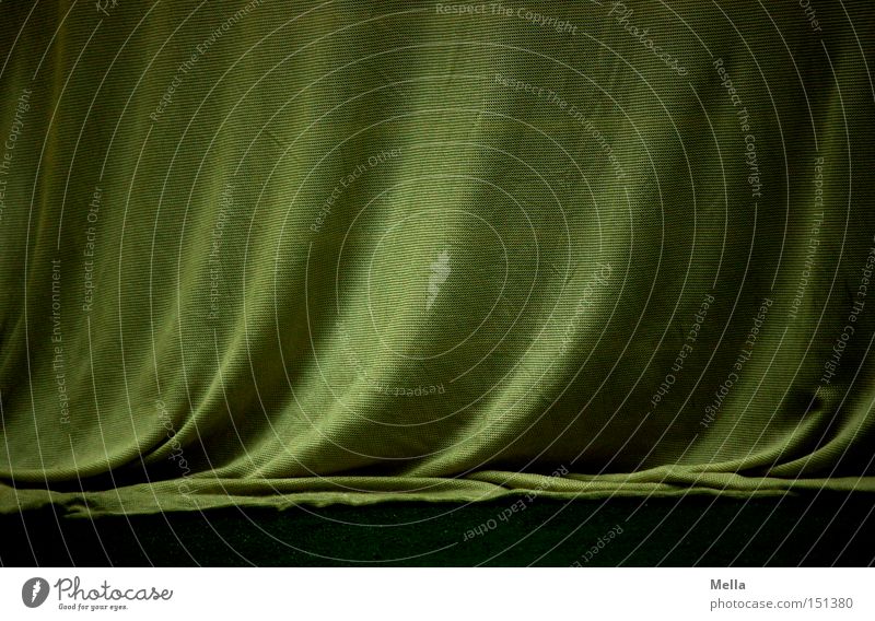 Der Vorhang ist gefallen Stoff Tuch Falte hängen vorwärts durchsichtig Bühne Sporthalle geschlossen Spielen Kino Theater liegen Sprossenwand Bodenbelag aus
