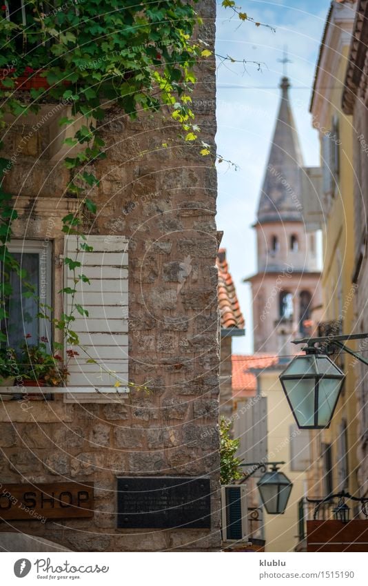 Straßenansicht von Kotor, Montenegro schön Ferien & Urlaub & Reisen Tourismus Sommer Berge u. Gebirge Haus Tisch Restaurant Kultur Landschaft Küste Kleinstadt