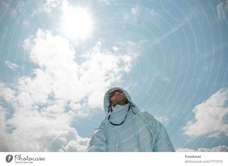 overdressed Schlafsack transpirieren Gesicht lustig Sonnenbrille Coolness verrückt Jugendliche stark Wärme Sommer Freude Farbe Himmel Fusion-Festival