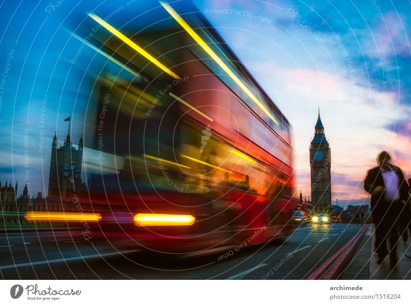 London Ferien & Urlaub & Reisen Ausflug Stadt Verkehr Straße Bewegung urban auf der Straße Big Ben Pendler Pendeln Menschen Wahrzeichen Bus Pullman Farbfoto