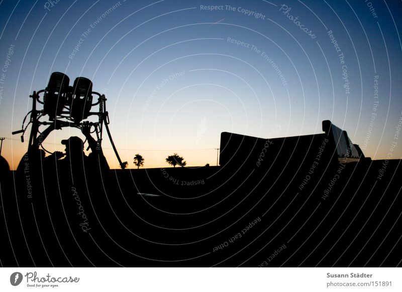 Einpacken! fahren Ballone Abend Dämmerung Mensch Korb KFZ Silhouette Luftverkehr PKW Baseballmütze