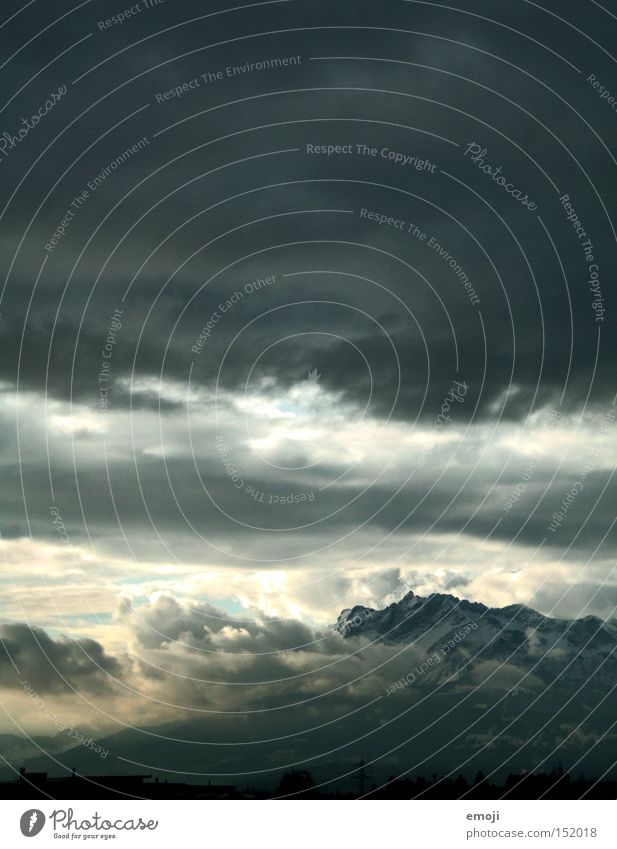 Tränen im Himmel Wolken Gewitter Unwetter Berge u. Gebirge Luft Wetter Schweiz Luzern bedrohlich Alpen Niveau innerschweiz bedrohend Pilatus Wolkendecke