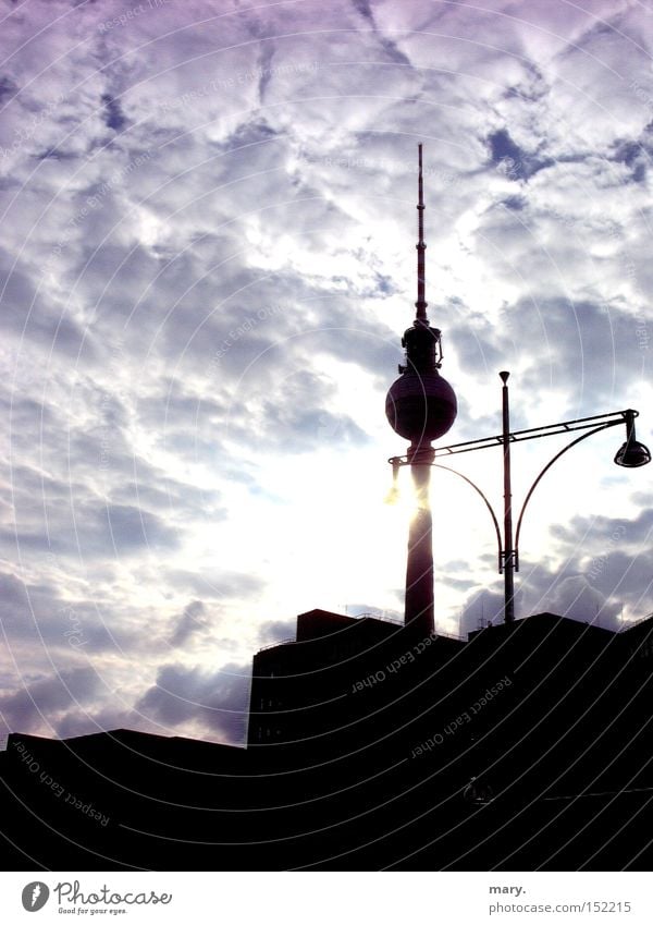 du bist so wunderbar, Berlin Sonne Wolken Himmel Sonnenstrahlen Laterne Kunst Kultur Berliner Fernsehturm Stadt