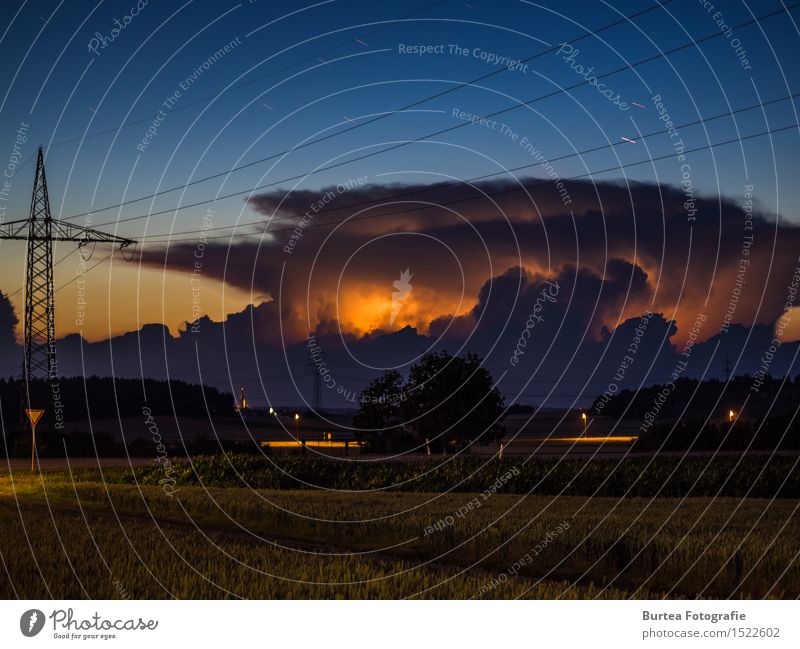 Eye of the storm Sommer Natur Landschaft Urelemente Luft Wolken Gewitterwolken Stern Unwetter Sturm Baum Feld Hügel blau braun Farbfoto Außenaufnahme