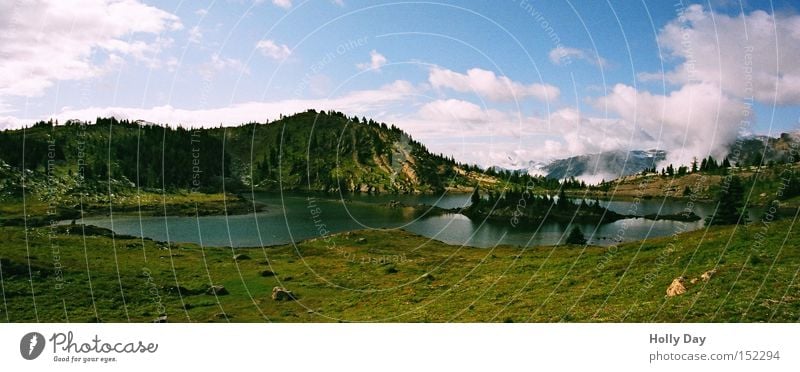 Deine Welt sind die Berge... See Banff National Park Nationalpark Alberta Kanada Kitsch Berge u. Gebirge Gebirgssee Blumenwiese Wasser Baum Wolken Bergwiese