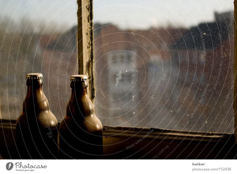 78er jahrgang Bier Fenster Hefe Aussicht Stadt Baustelle baufällig alt Bauarbeiter Pause Handwerk verfallen Alkohol haake