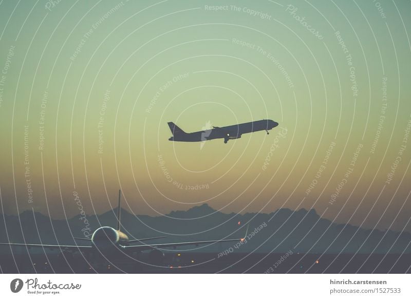 Airport Lifestyle Ferien & Urlaub & Reisen Abenteuer Ferne Luftverkehr Flugzeug Passagierflugzeug Flughafen Flugplatz Landebahn Flugzeuglandung Flugzeugstart