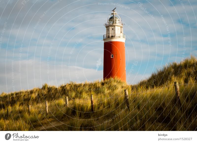 Leuchtturm Ferien & Urlaub & Reisen Sommerurlaub Landschaft Himmel Wolken Küste Strand Nordsee Stranddüne Dünengras Sehenswürdigkeit leuchten ästhetisch