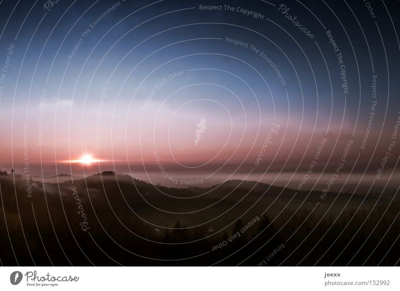 Untergangsstimmung Berge u. Gebirge Ende Himmel Horizont Licht Nebel ruhig Sonne Sonnenuntergang Stimmung Tal Wolken Himmelskörper & Weltall