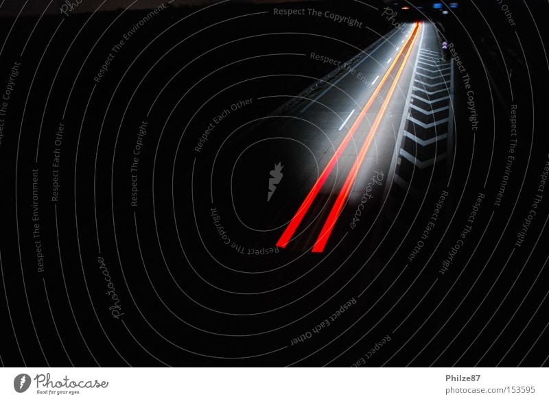 lonely night Autobahn Nacht Langzeitbelichtung KFZ dunkel Licht Rücklicht Streifen Einsamkeit ruhig Gelassenheit Brücke Fahrbahn Spuren Straße Verkehr PKW