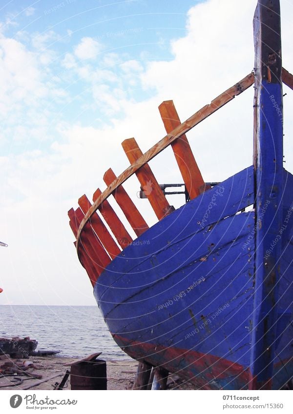 Fischkutter Blau Wasserfahrzeug Fischerboot See Oberkörper Schiffsrumpf Fischereiwirtschaft Schifffahrt blau Schiffswrack